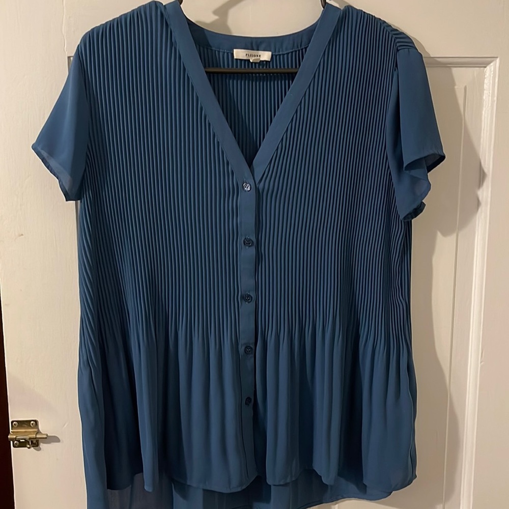 Pleated blue top, size XS!